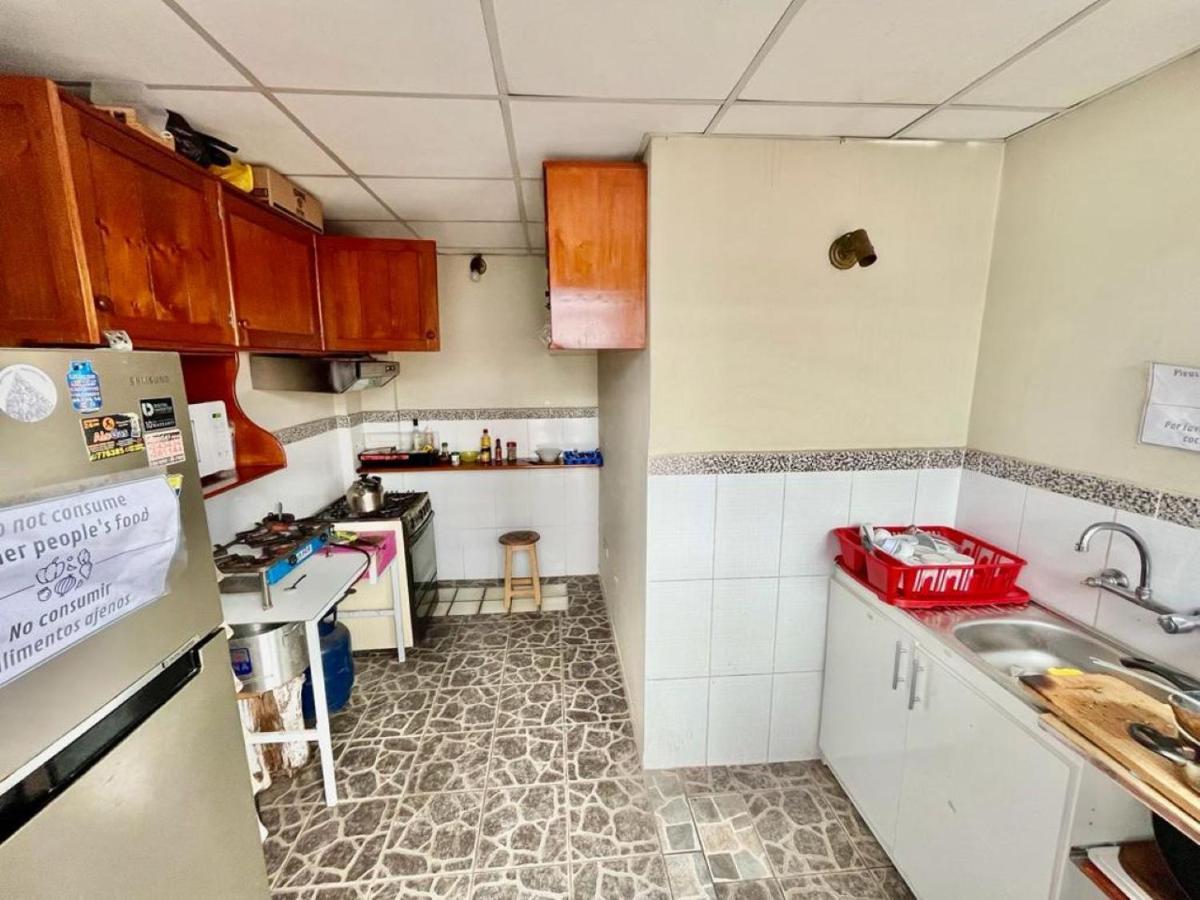 Hostal House *